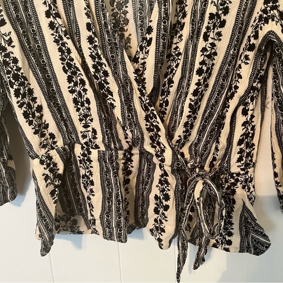 Blush & Day Blouse Top Flowy Floral Dressy Plus Size 2X Black Cream - Picture 4 of 7